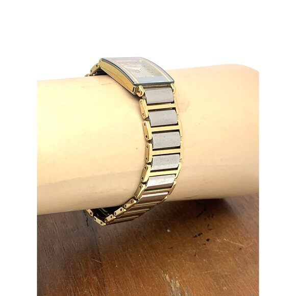 Rado Womens Watch 153.0383.3 Diastar Swiss Quartz Silver Dial Two Tone Tank 18mm - Picture 11 of 13